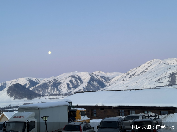 “雪假”催热国内亲子冰雪游：雪场酒店周末连续满房、青少年游客翻倍增长
