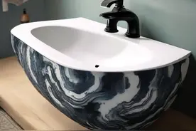 海珑AI说丨夏天手上长这种透明小水疱，会传染吗？图片