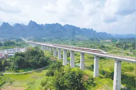 7月1日起全国铁路实施新的列车运行图 南宁上海两地间首次进入“10小时高铁交通圈”图片