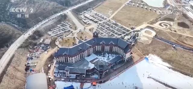 “夜滑”“景+滑”“剧+滑”跨界融合 “一站式”冰雪体验点燃冰雪消费热引擎