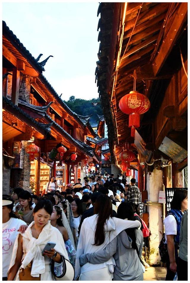 七彩云南之十三：夜走丽江古城 心中五味杂陈
