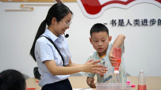 安徽桐城：“科学‘桐’行点亮青少年科技梦”活动