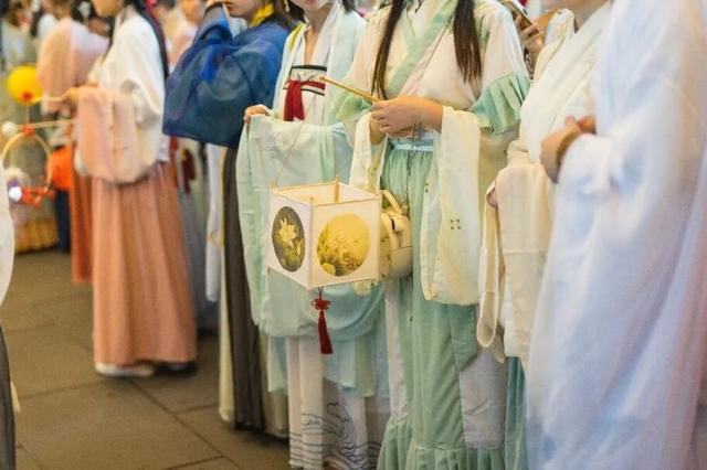 【蜀里安逸·惠享仪陇】仪陇中秋团圆雅席即可开抢，全是内场票，还有机会得千元现金……
