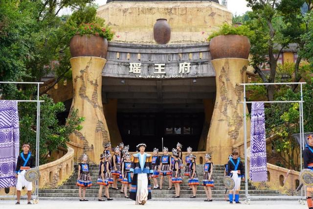 不只是一场演出：在广西深山，我活进了白裤瑶的24小时