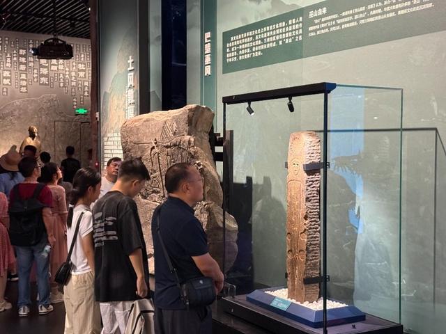 满足最后一位排队观众的观展需求，三峡博物馆弹性后移闭馆时间