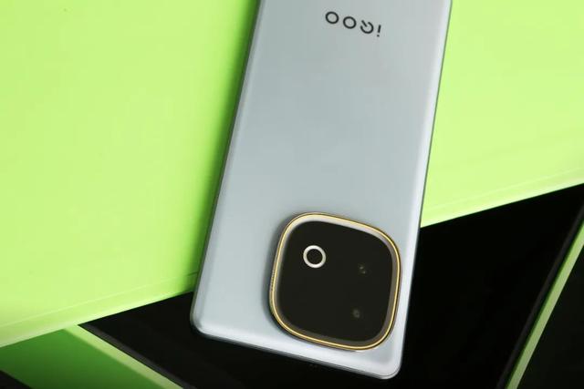 这叫“十全大补‘玩’”！iQOO Z10 Turbo+继续“天降猛人”