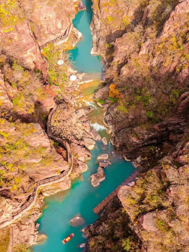 很少用“震撼”形容一座山！