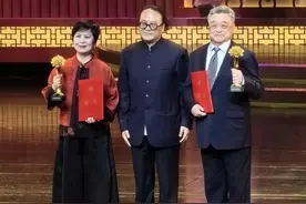 单弦表演艺术家张蕴华荣获“中国文联终身成就奖（曲艺）”图片