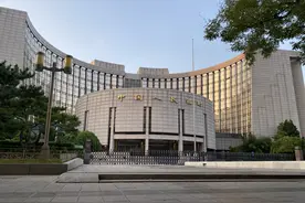 央行大规模逆回购操作，保障春节市场流动性图片