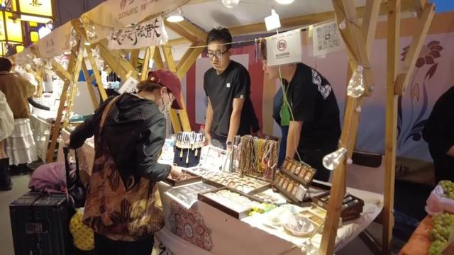 【当好东道主 办好文博会 】敦煌夜市：打造安全优质环境 喜迎文博盛会