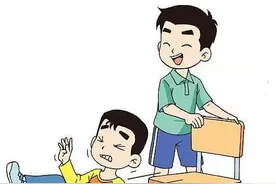 拉同学座椅致其摔成重伤，这些课间活动安全知识你知道吗？图片