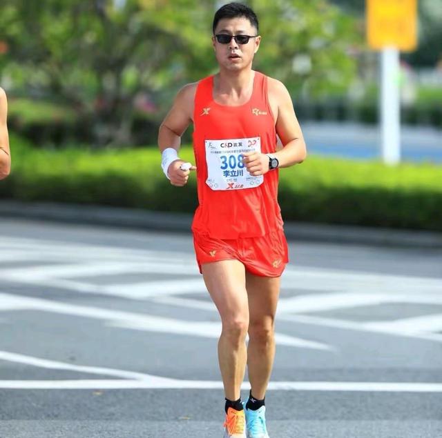 跑马10多年的“大川哥”去世，年仅46岁，病后曾提醒“过度跑步损害身体”，跑友：今早刚送别，他人缘特别好