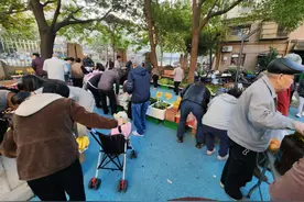 实惠新鲜！老小区里开“早市”，便民不扰民图片
