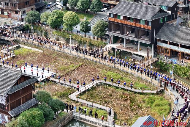 芦笙齐鸣贺三十载 侗歌飞扬谱新篇——通道皇都侗文化村30周年庆典绽放民族团结之花