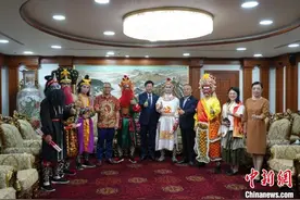 广东潮人之家·揭阳青年英歌队在泰国开展英歌舞文化交流图片