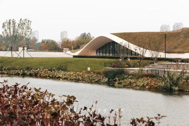 副中心的秋日画板已备好，等你来上色！