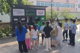 重庆巴南：莲花街道石洋街社区开展垃圾分类主题宣传活动图片