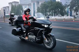 全球唯一8缸摩托车在中国诞生，售价21.88万起，研发投入超10亿图片