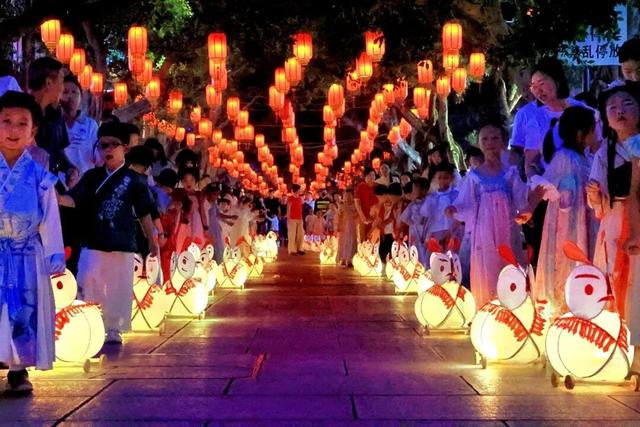 8天长假即将来临，成都这些地方要火！