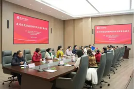簪花、藤编、木偶……泉州这些“非遗”走进高校图片