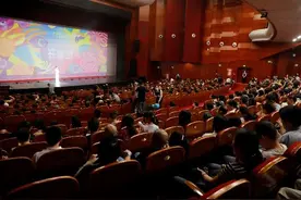 第二十一届广东现代舞周开幕，新作《燃烧：在漫舞中前行》传递激情与勇气图片