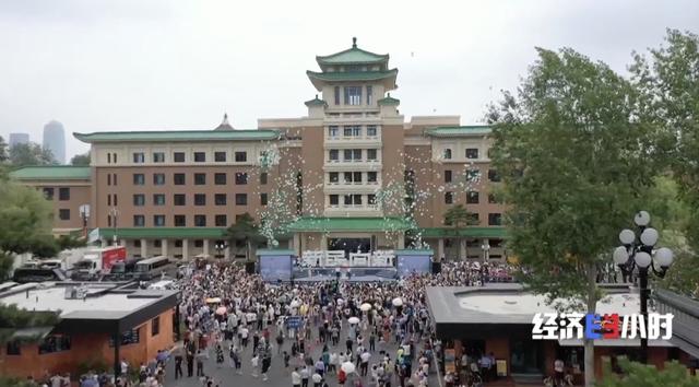 暑期市场吹起“清凉风”，滑雪场的夏天解锁新玩法