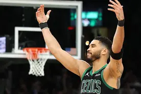 一战超越多位名宿！塔图姆季后赛生涯总得分升至历史第35名图片