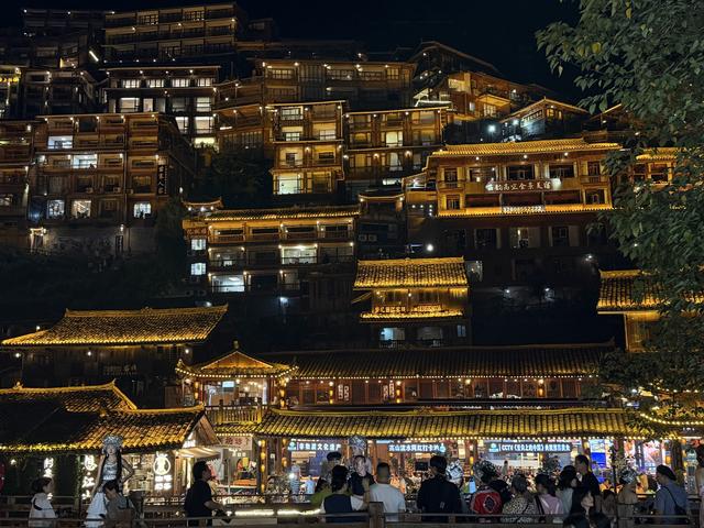 留宿游客占比60%！雷山西江千户苗寨做靓“夜经济”