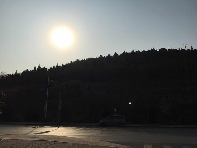 城中静地牧牛山