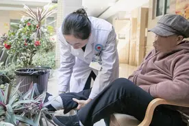 “全国民政系统先进工作者”李晓燕：探索医康养深度融合 让“养老”变“享老”图片