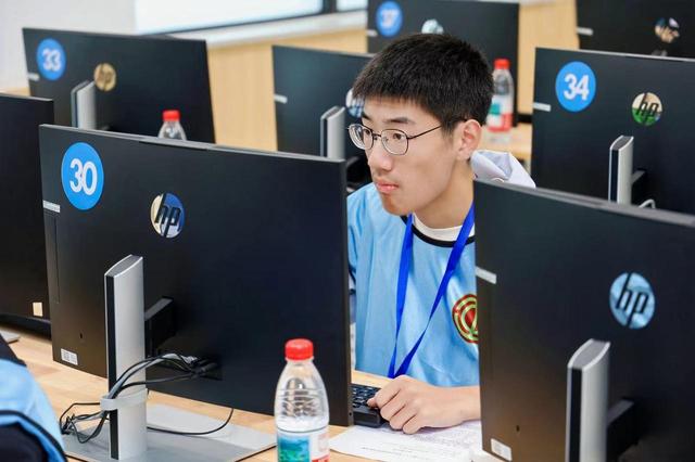 理论实操双考验，上城区举行人工智能训练师职业技能竞赛