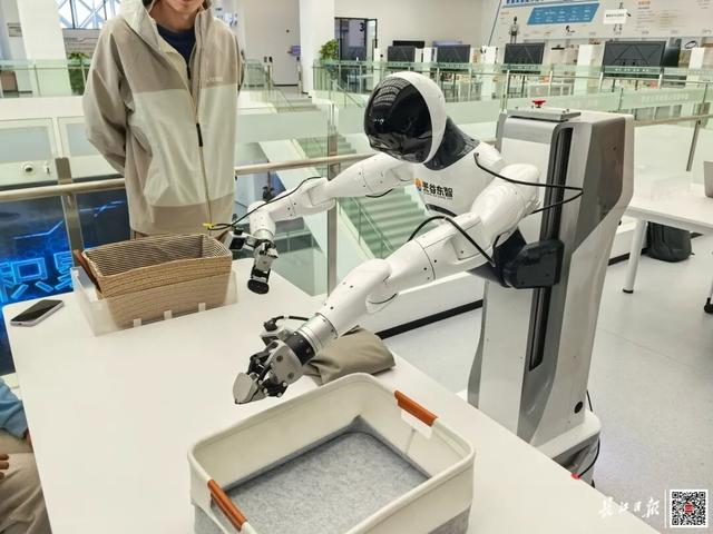 在武汉，机器人准备帮你干家务