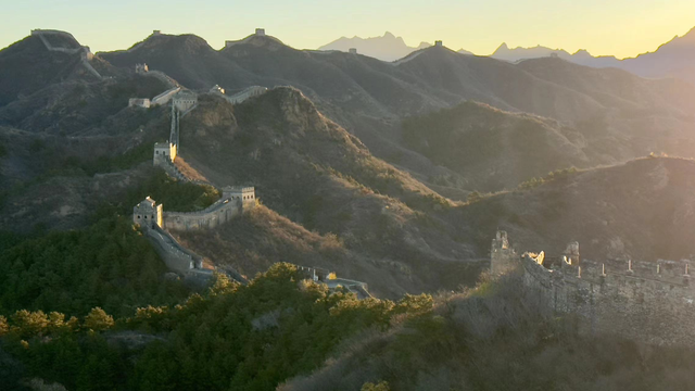 河北金山岭：秋韵未歇，长城染画