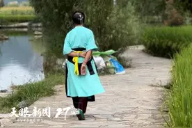 文化中国行·屯堡印记 | 鲍灵平夫妇：制作丝头系腰40年图片