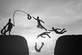 黑中介诱骗暑假工套路不断：以高薪诱骗、偷换工作岗位、克扣工资图片