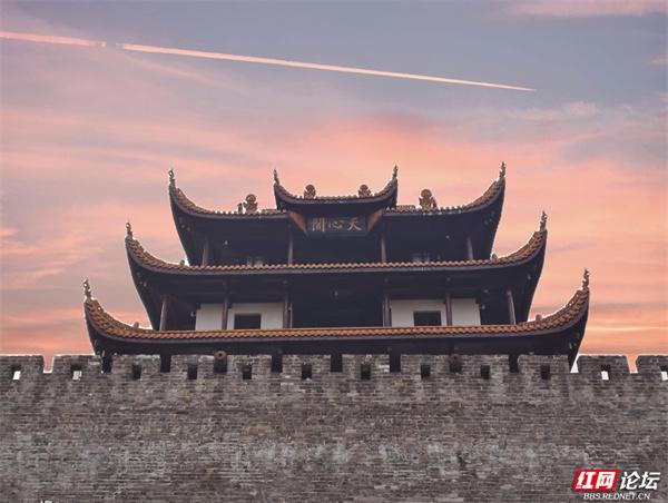 十年再遇长沙：天心阁藏古韵，黄兴路漾霓虹，半日就够惊艳
