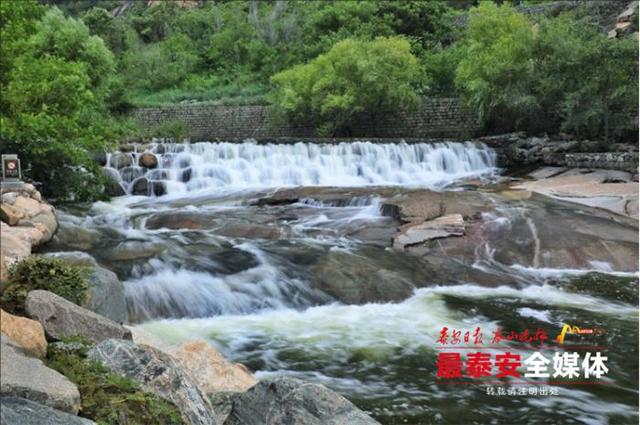 青绿泰山 清凉一夏丨夏天的正确打开方式！泰山彩石溪承包你的清凉自由