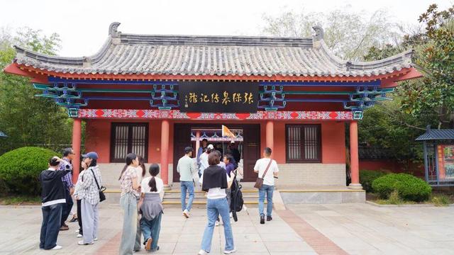 这个假期，荣成石岛迎来多个韩国旅游团