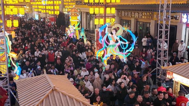 敦煌： 文化年味“火”出圈   接待游客超80万人次
