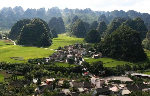 北纬25°C的宝藏阳光小城如此温润，贵州人过冬有了自己的“海南岛”