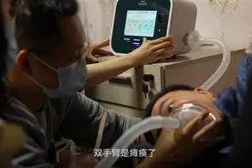 蔡磊身体机能断崖式下降：声音变高变细变模糊，双臂已经瘫痪图片