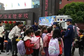 重庆市消防救援总队水上支队进校园 开展消防主题宣传教育活动图片