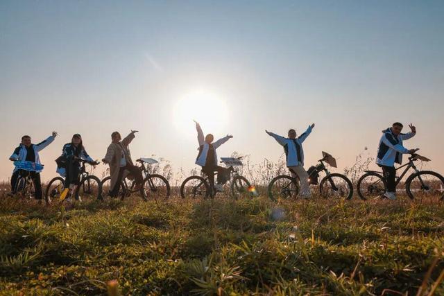 2026年第二届湿地骑行暨2025年度南县推荐官颁奖活动在天星洲举行