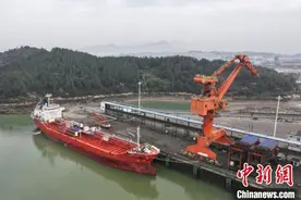 福建宁德口岸硫酸外贸出口量突破10万吨图片