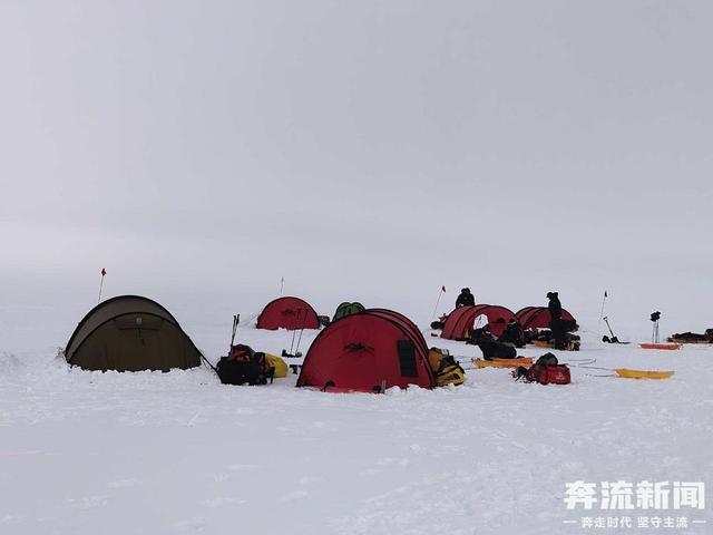 登顶南极文森峰！甘肃探险家汗斯完成七大洲最高峰挑战计划