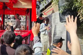 闹到全网关注！他俩正式离婚图片