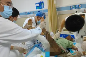 浴火重生——区人民医院医疗美容与皮肤诊疗中心成功救治特重度烧伤患者纪实图片
