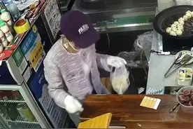 善良的舟山老板娘获奖了，她决定把奖金换成2500个生煎包免费送图片