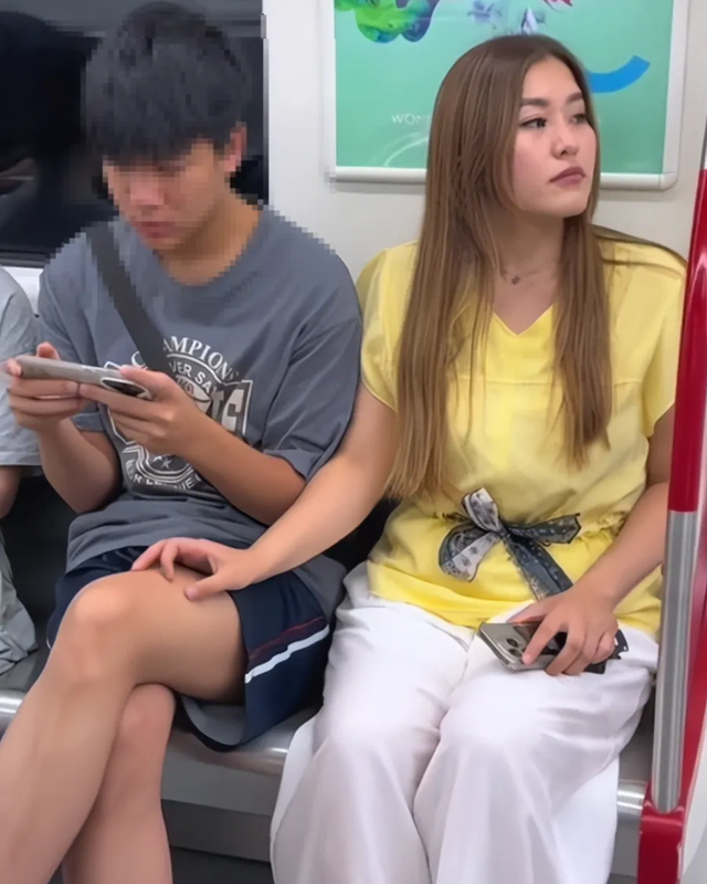 外国网红在中国街头栽赃路人