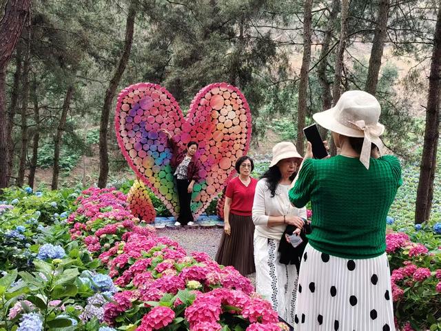 花花接力 贵安新区“一路生花”
